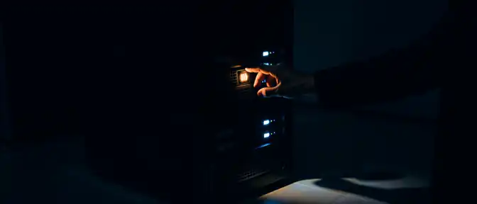 Утечка за кадром: почему амбициозный DeepSeek поставил на паузу масштабный сбор инвестиций